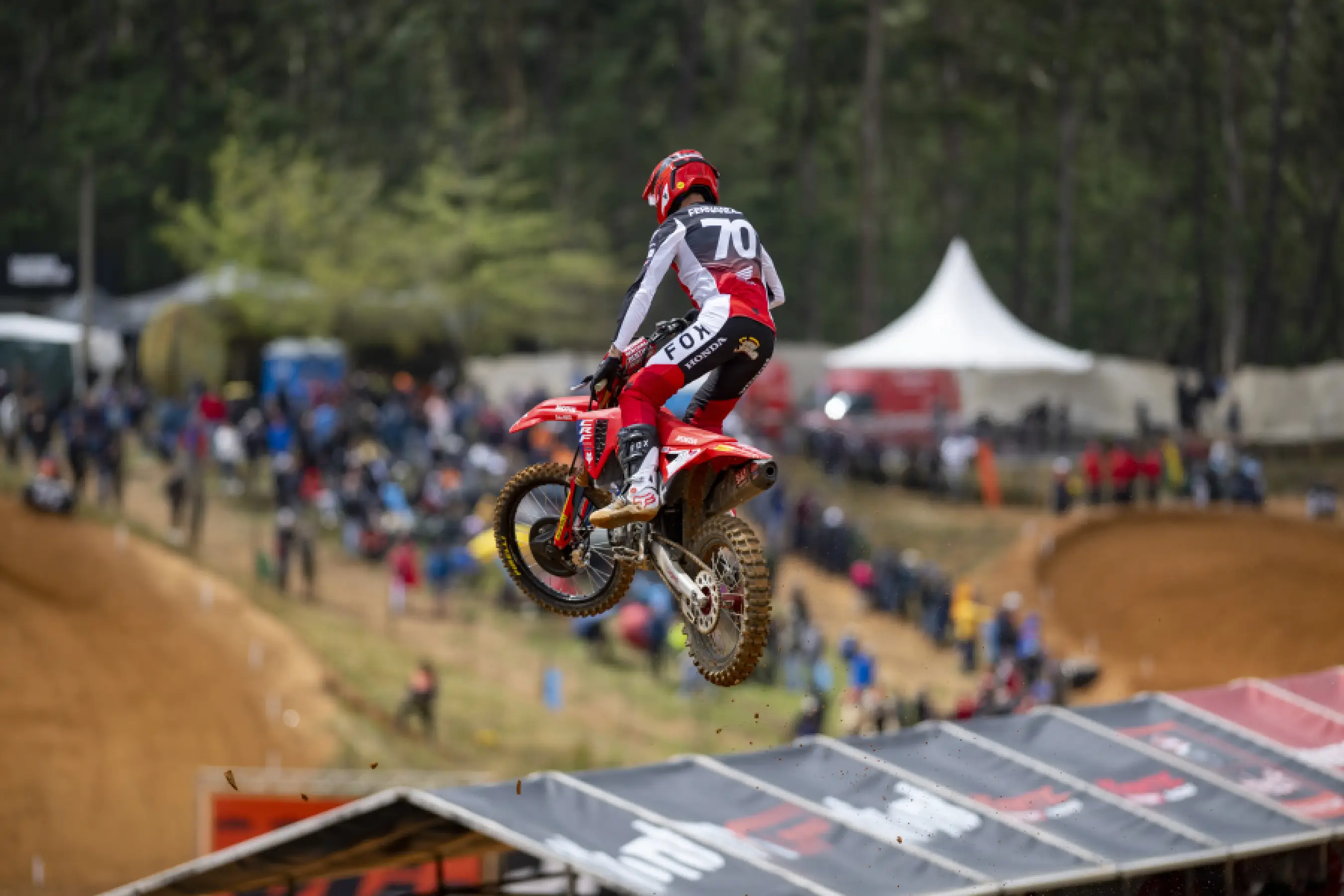 MXGP葡萄牙站：费南德兹首次登上领奖台。